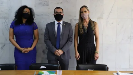 Secretária Municipal de Assistência Social, Gisele Cristina da Silva, assistente social, Janaína Arantes e Coordenador Geral de Projetos, Ramon Ferraz Cavalheiro,  da Secretaria Nacional da Juventude