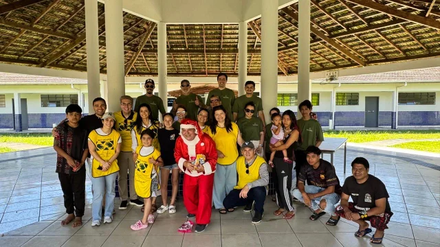 Comunidades pesqueiras, ilhas e aldeias recebem ação natalina com apoio da Prefeitura de Paranaguá