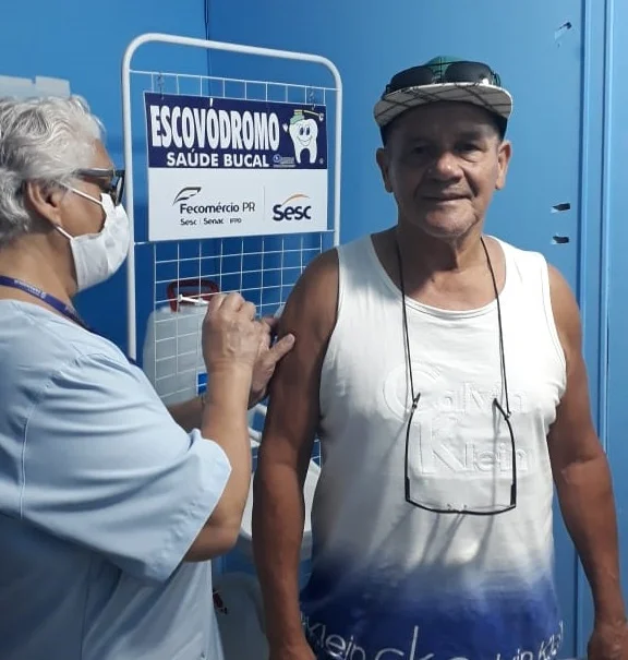 Vacina bivalente contra a Covid-19 será aplicada em pessoas com mais de 60 anos