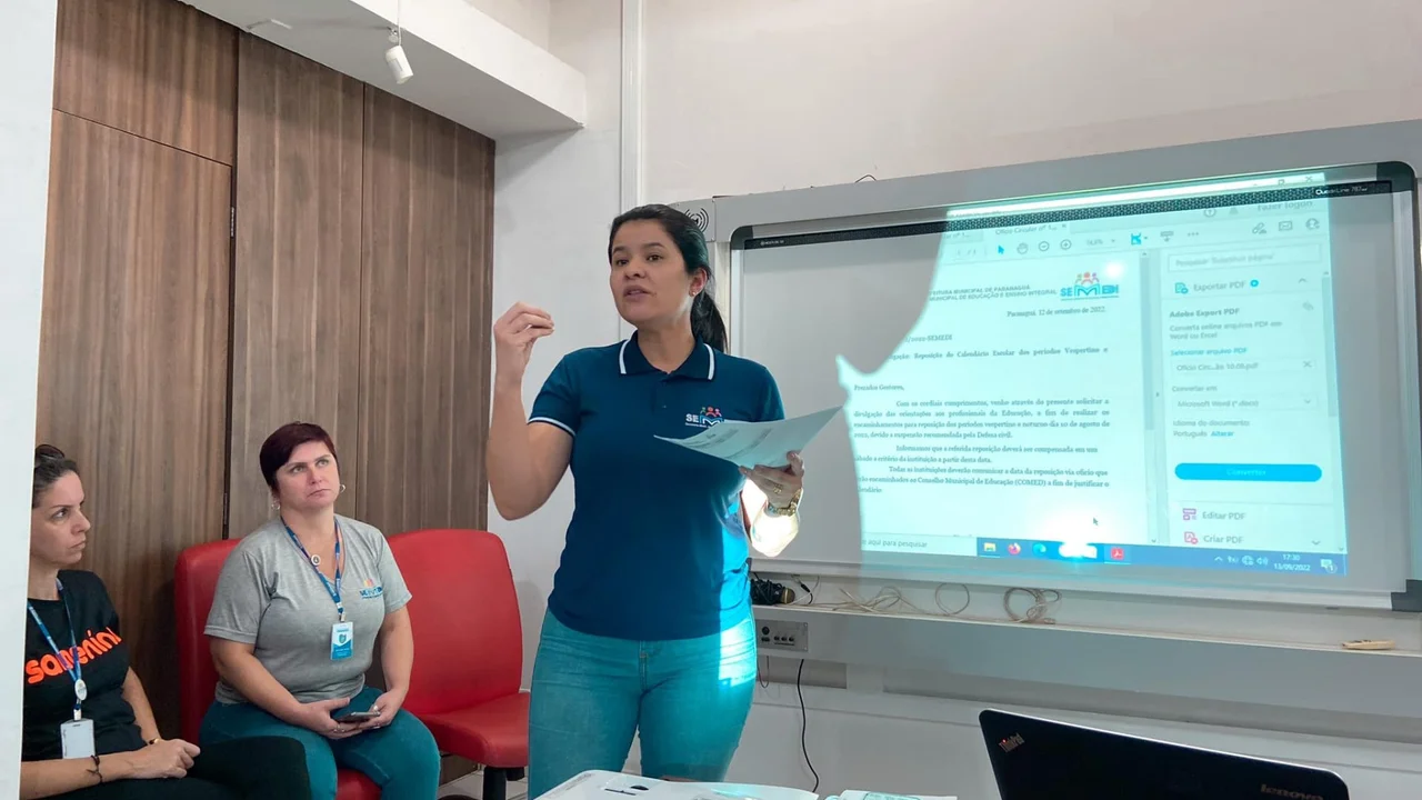 Profissionais da educação participam de reunião sobre as etapas do cronograma do processo de progressão