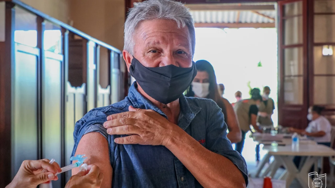 SEGUNDA DOSE: nesta quinta-feira vacinação ocorrerá até às 20h