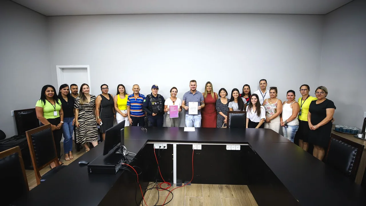 Protocolo técnico de atendimento da Rede de Proteção à Mulher Parnanguara é assinado