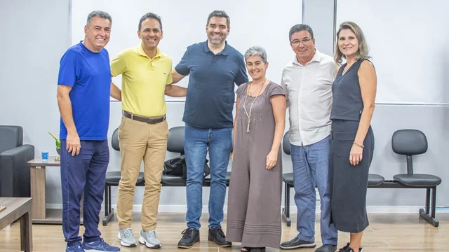 Prefeito Adriano Ramos recebe visita do deputado estadual Denian Couto 