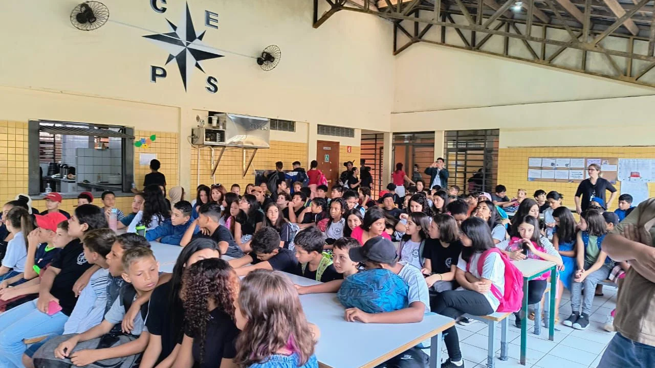 Técnicos da Prefeitura visitaram oito escolas estaduais para trabalho de conscientização