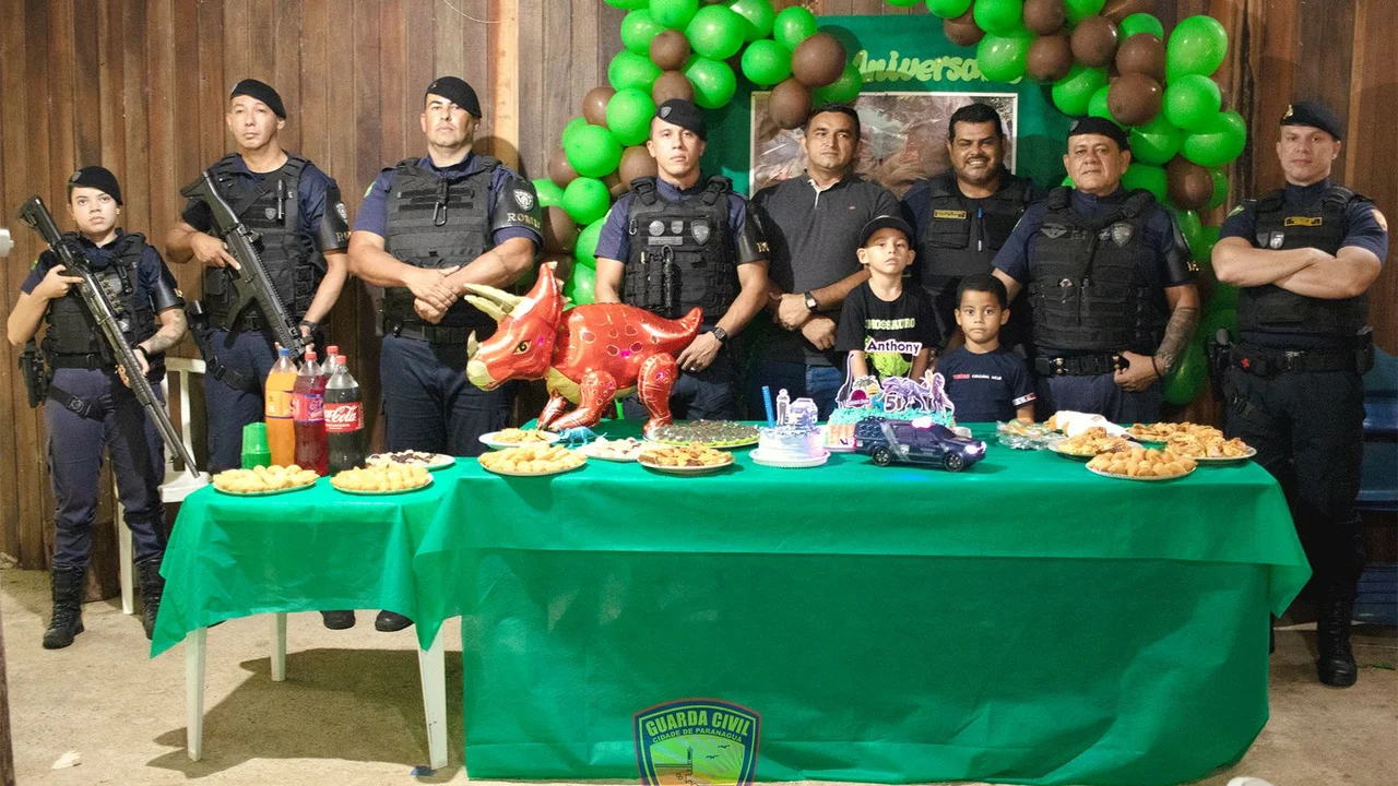 Guarda Civil Municipal surpreende aniversariante em ação na Colônia Quintilha