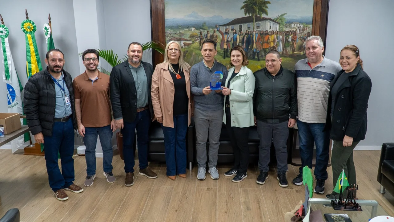 Paranaguá recebe prêmio Cidade Empreendedora
