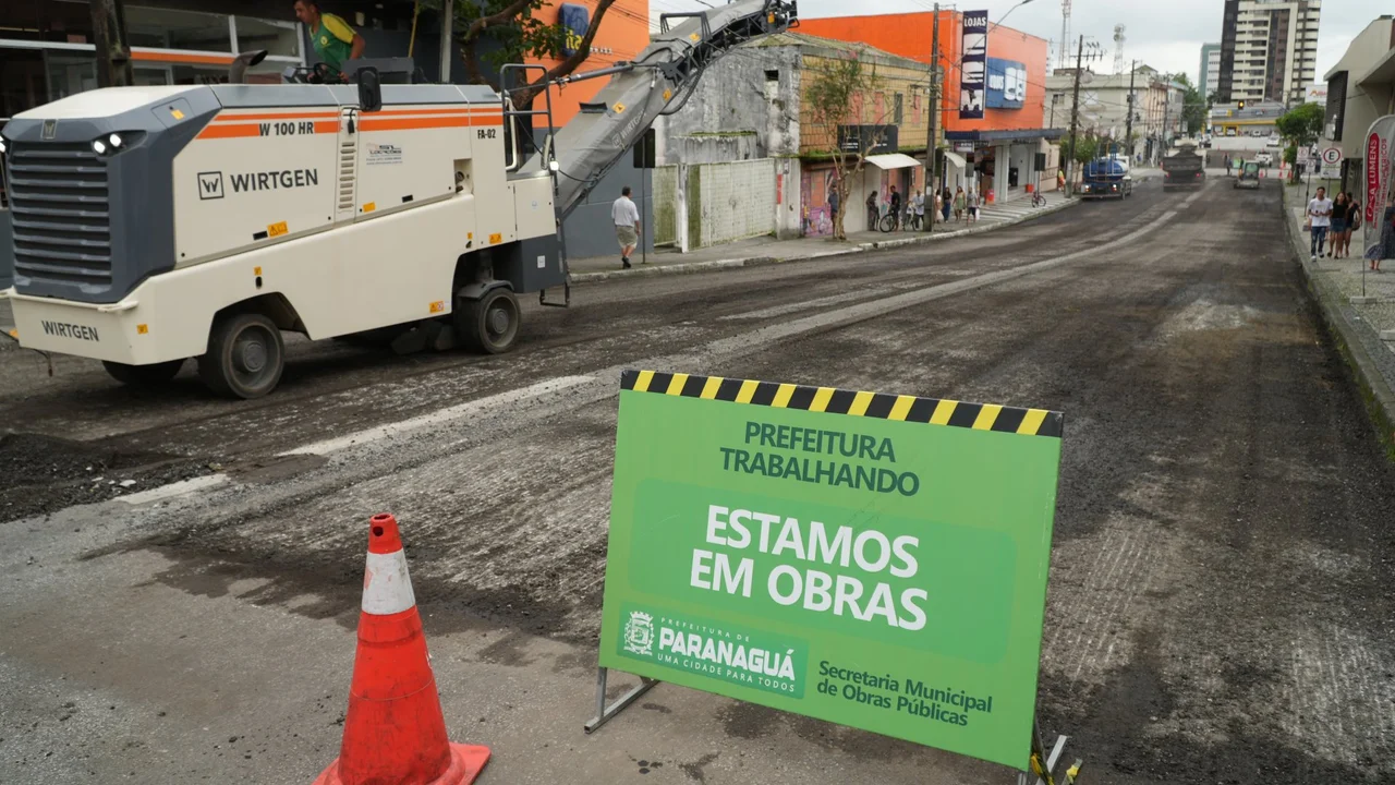 Obras de pavimentação continuam no centro da cidade