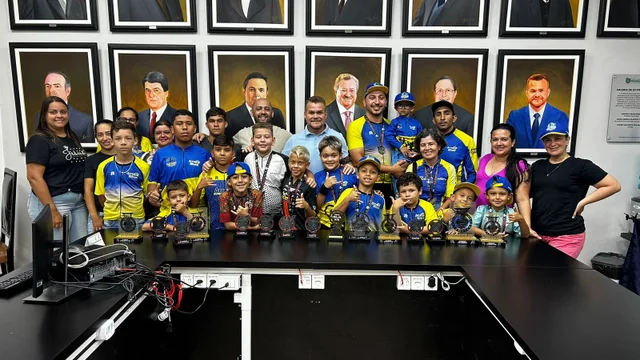 Prefeito Marcelo Roque recebe visita do grupo de ciclismo “Pedal é Saúde Kids Adoles”