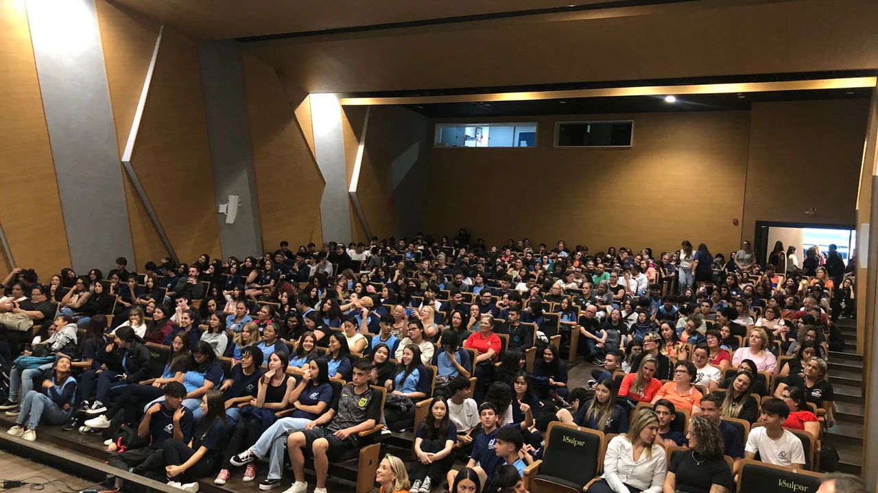 Como proteger nossas crianças e adolescentes no mundo digital foi tema de palestra no Maio Laranja