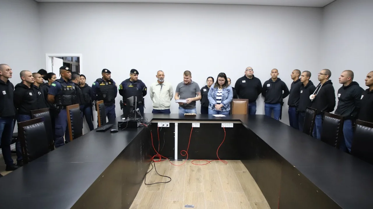 Turma da Guarda Civil Municipal, que está realizando treinamento, recebe auxílio alimentação