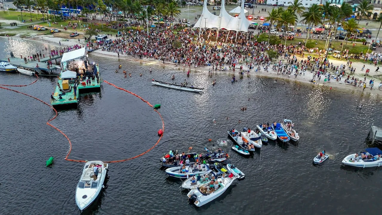 Paranaguá se transforma na Bahia com Pré-Carnaval em Circuito de Trio Elétrico e palco flutuante inédito