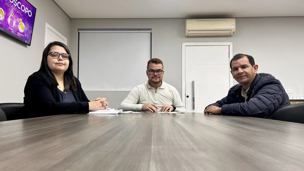 Prefeito Marcelo Roque sanciona leis municipais