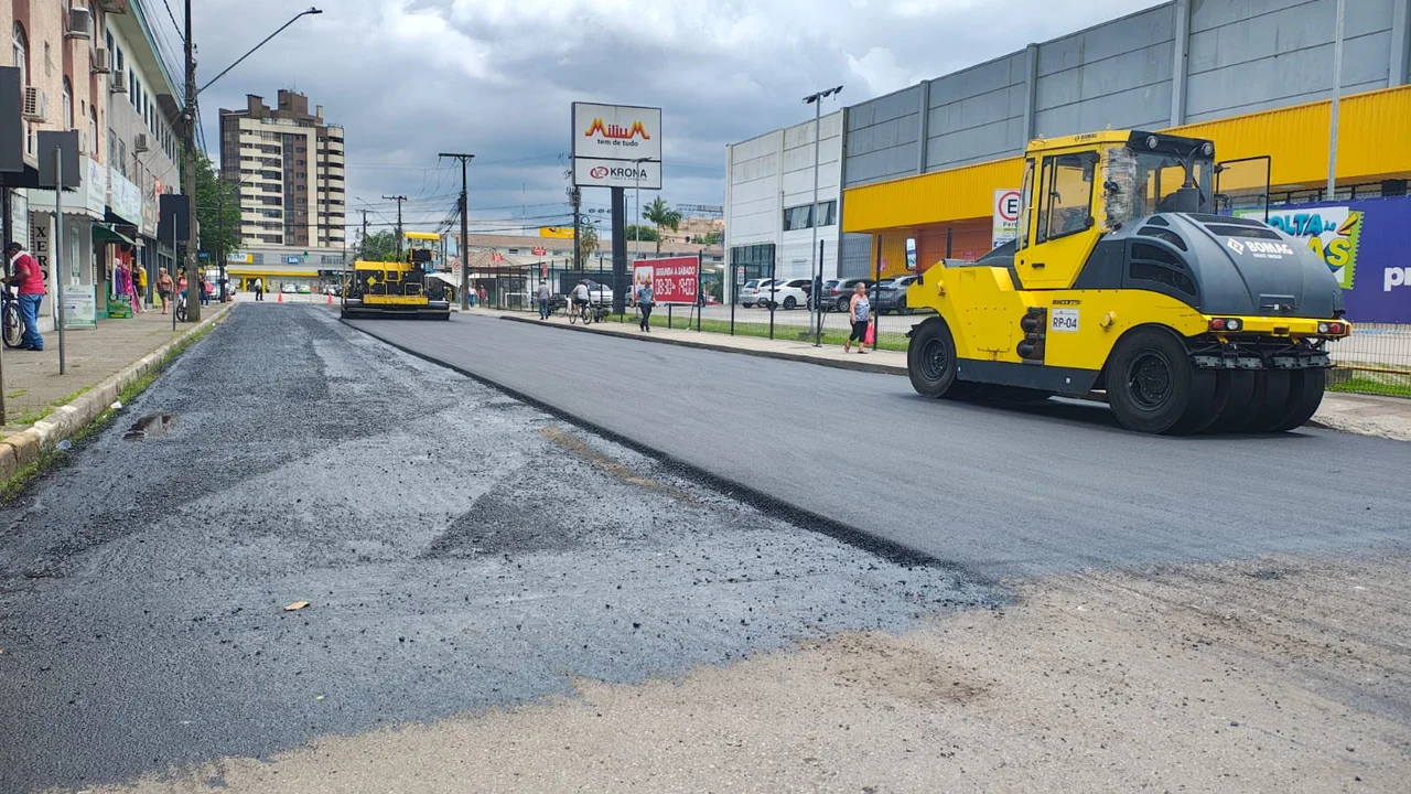 Pavimentação asfáltica renova ruas do centro histórico