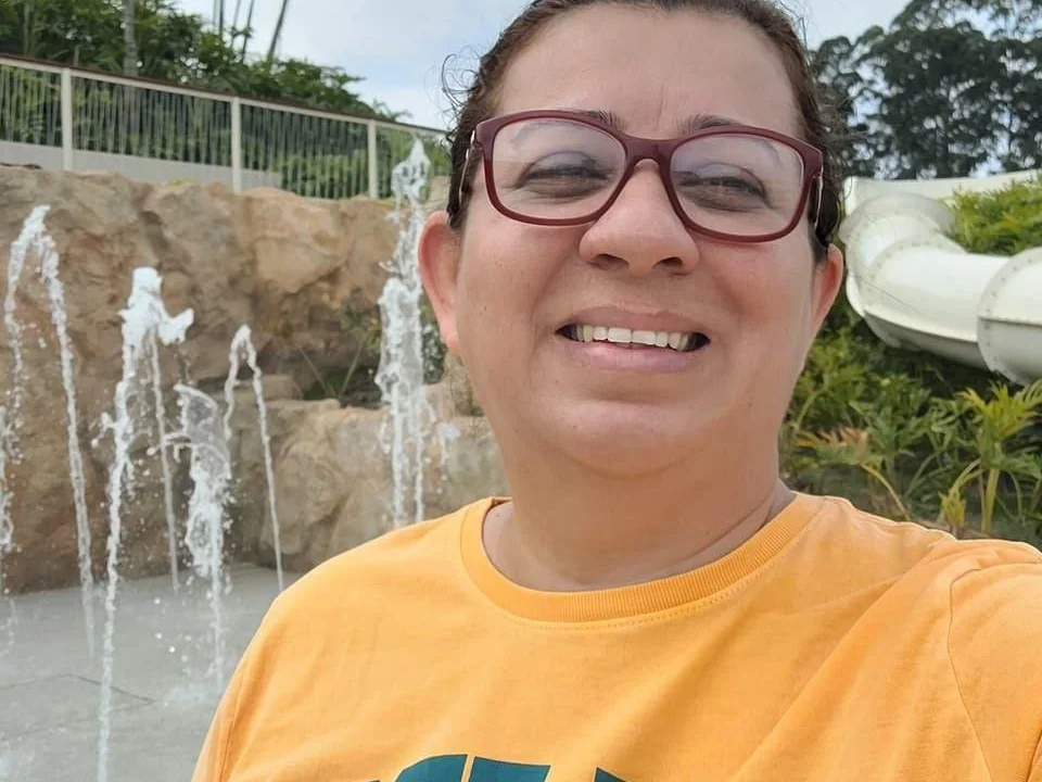 EDUCAÇÃO EM LUTO