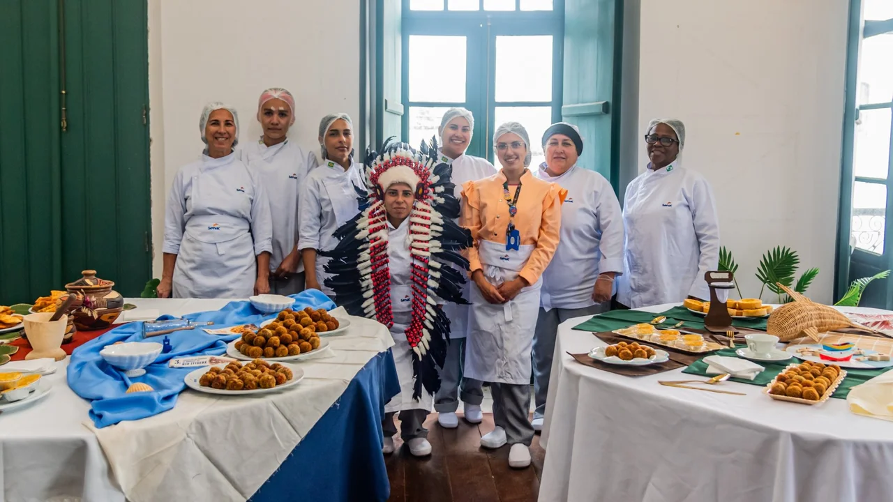 Curso do Senac resgata tradição dos salgados históricos de Paranaguá e forma novos profissionais