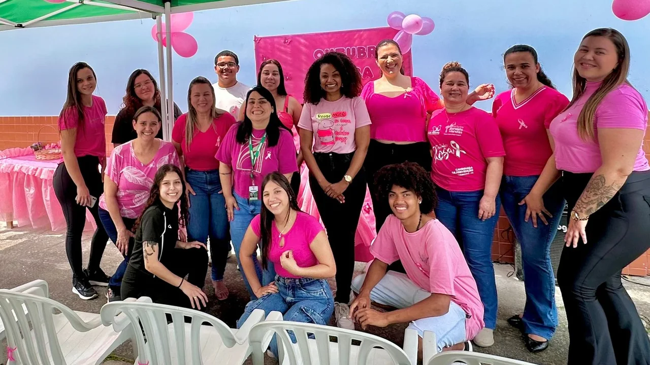 CRAS da Vila Garcia promove encontro do Outubro Rosa com foco na prevenção e no autocuidado