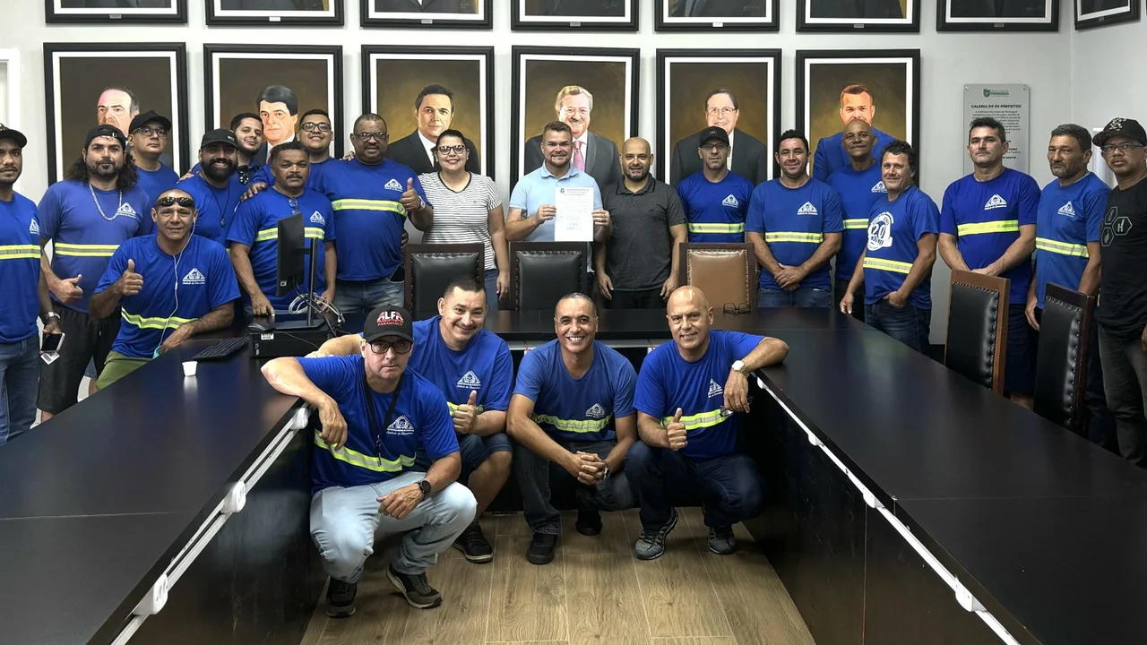 Prefeito sanciona lei que institui o Dia dos Ensacadores na Movimentação de Mercadorias em Geral