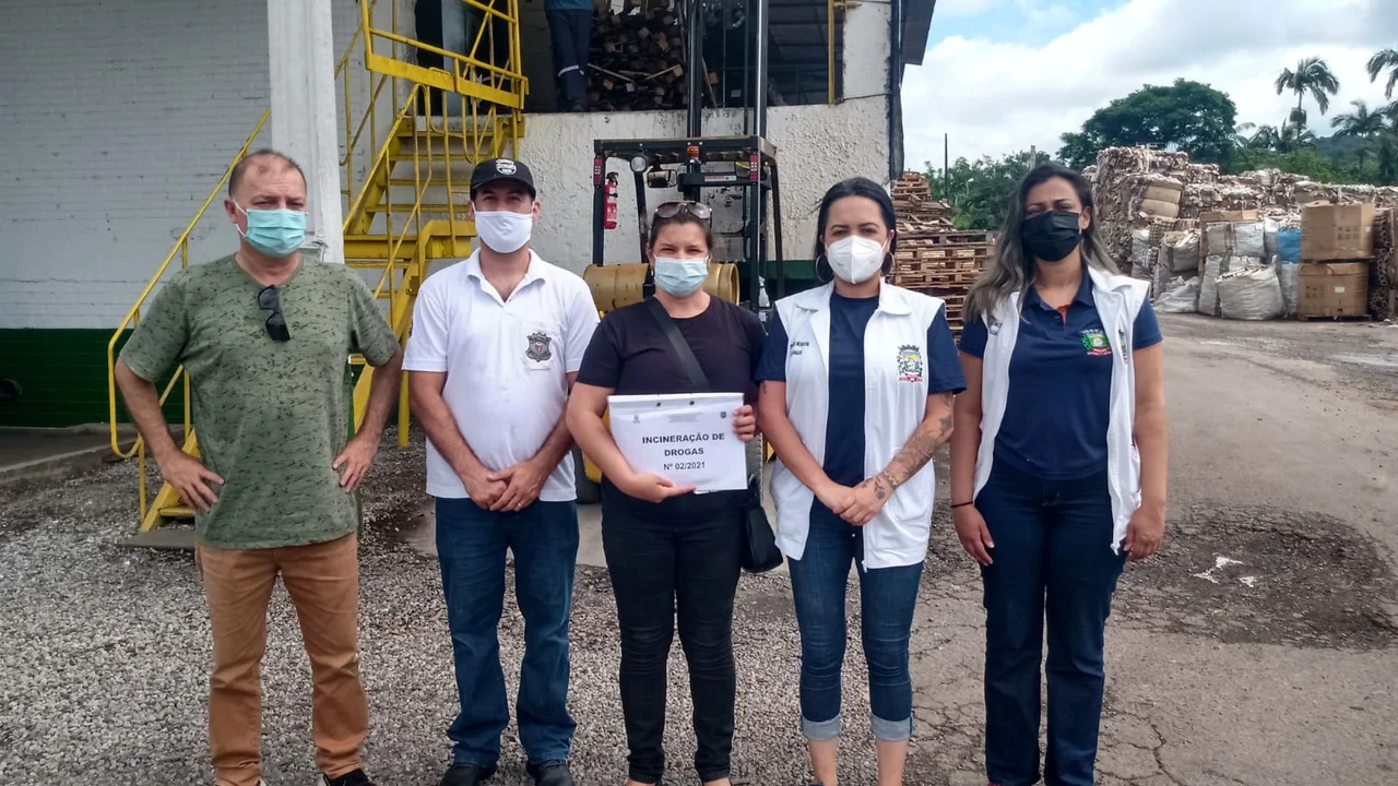 Vigilância Sanitária de Paranaguá acompanha incineração de entorpecentes