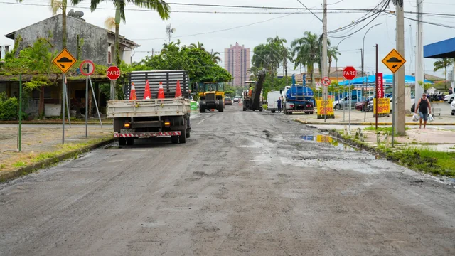 Prefeitura alerta motoristas sobre a retirada temporária de lombadas no cruzamento das ruas Ildefonso Munhoz da Rocha com Arthur de Souza Costa