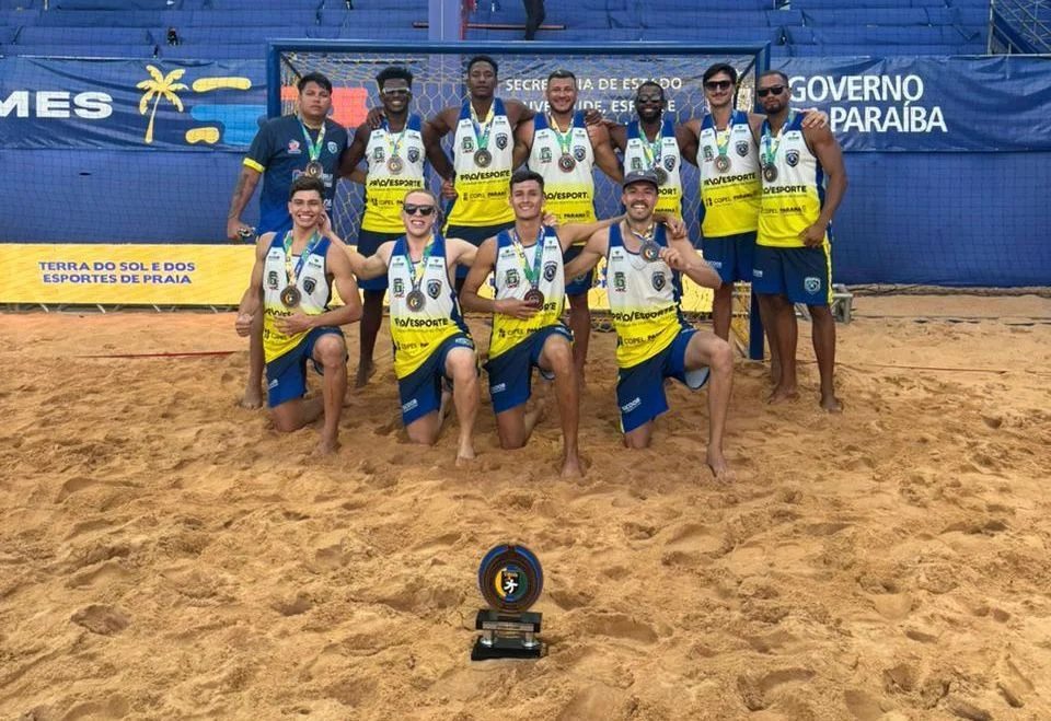 Paranaguá conquista bronze no Circuito Brasileiro de Handebol de Praia e entra para o topo do esporte nacional