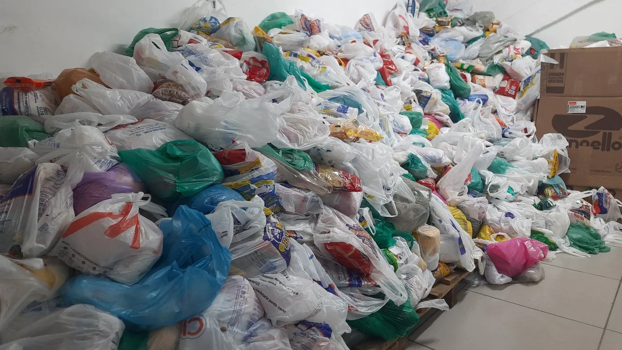 Mais de 5 mil quilos de alimentos arrecadados na primeira rodada da Copa Mundo de Futsal