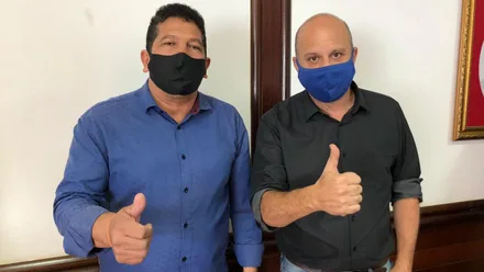 Prefeito Zé Paulo, de Antonina, e prefeito de Matinhos, Zé da Eclér