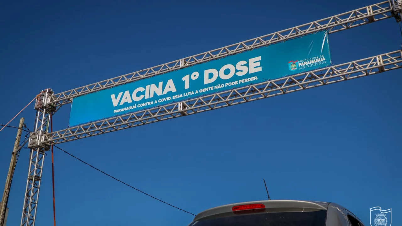 ATUALIZADA : Campanha Corujão da Vacinação contra a Covid-19 acontece nesta sexta-feira para pessoas com idade a partir de 64 anos completos