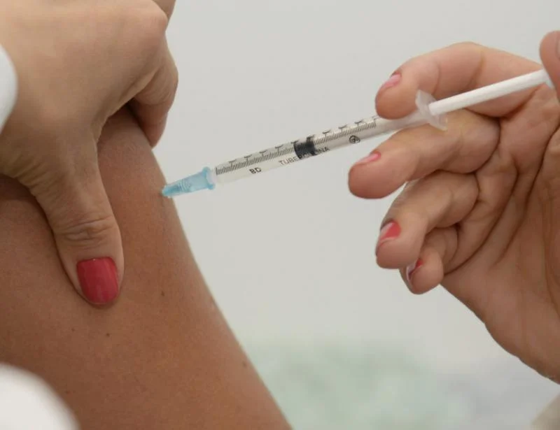 Vacina Meningocócica ACWY está disponível nas unidades básicas de saúde