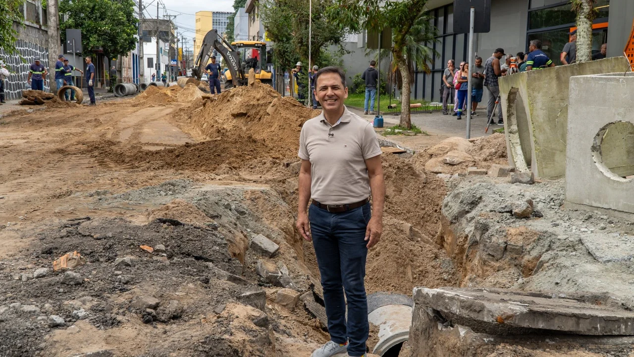 Prefeitura de Paranaguá amplia obras na Rua Faria Sobrinho após identificar rede de drenagem comprometida