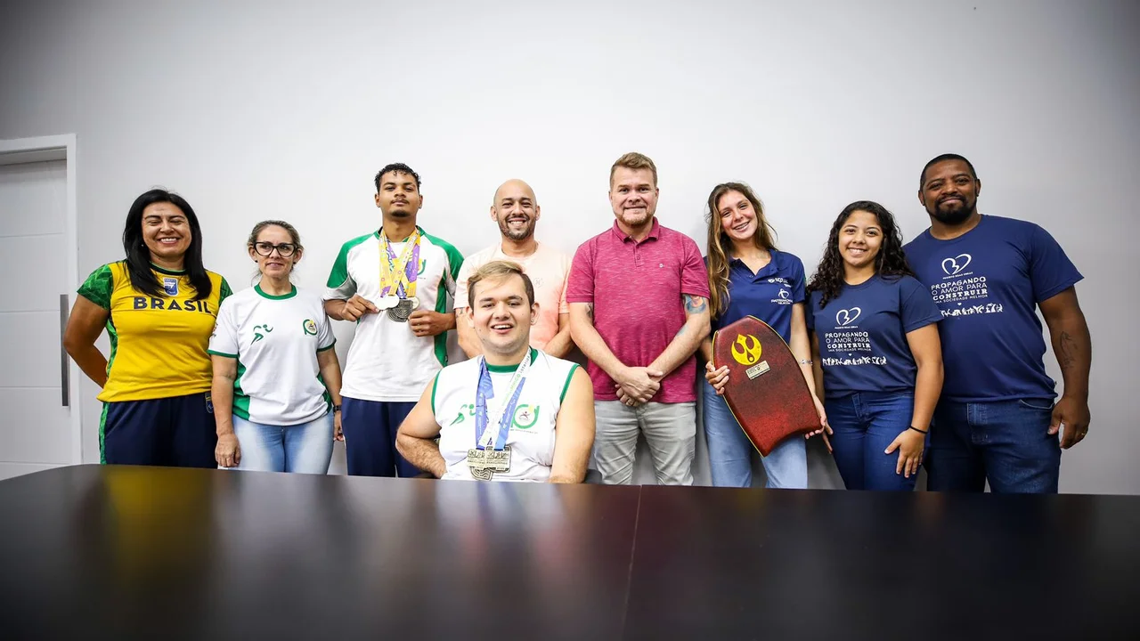 Atletas parnanguaras destacam conquistas recentes em encontro com o prefeito