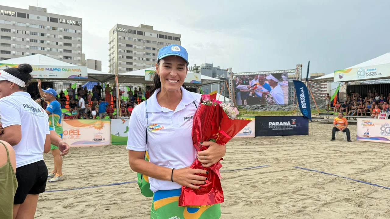 Prefeitura de Paranaguá é representada em jogo de despedida da atleta Ágatha Rippel