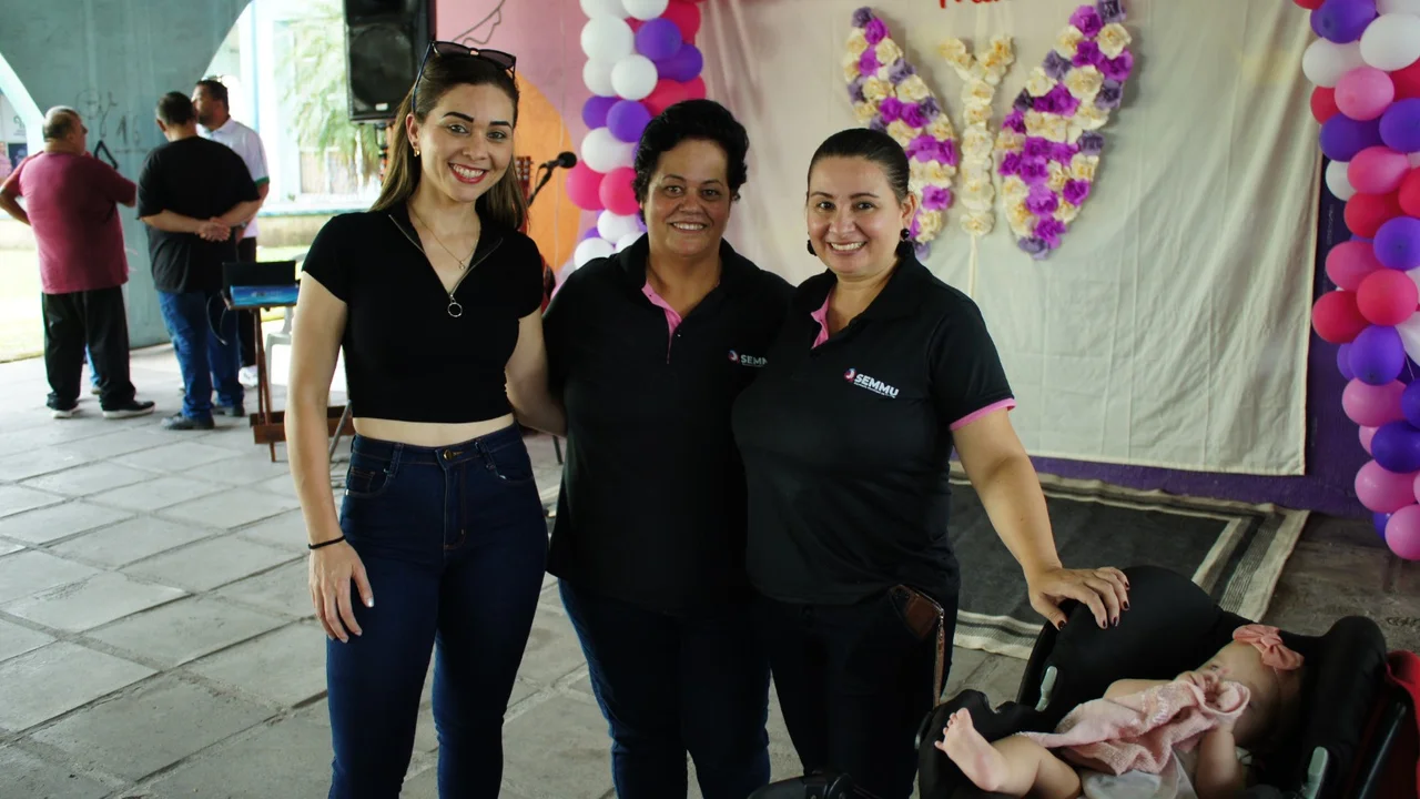 Secretaria da Mulher realizou homenagem às mães no terminal urbano