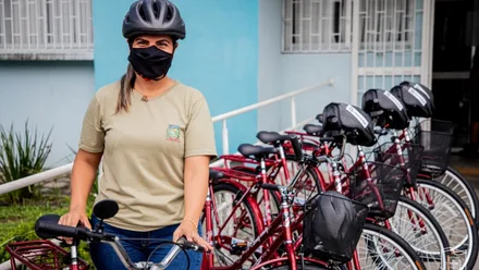 Agente comunitária de saúde que atua na Vila do Povo, Josivânia Nogueira dos Santos acredita que a bicicleta vai ser uma grande aliada no trabalho