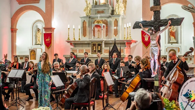 Camerata Antiqua de Curitiba encanta população com concerto em comemoração aos 377 anos de Paranaguá
