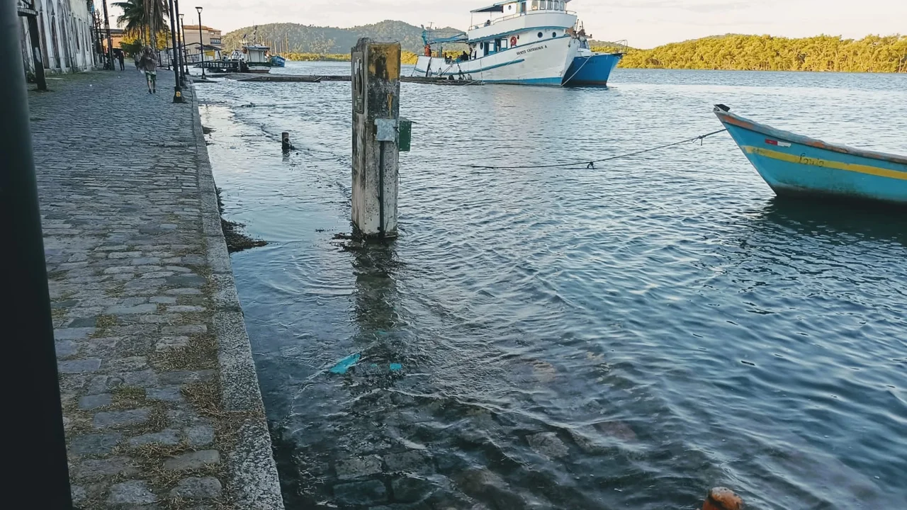 Devido a alta da maré, energia da Praça Mário Roque poderá ser desligada