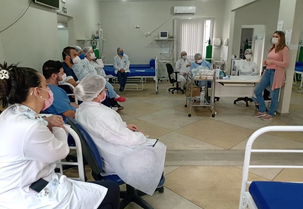 Profissionais do Hospital de Campanha participam de treinamento de Educação Continuada
