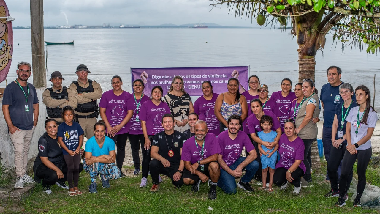 Ação nas Ilhas de Paranaguá combate a violência contra a mulher