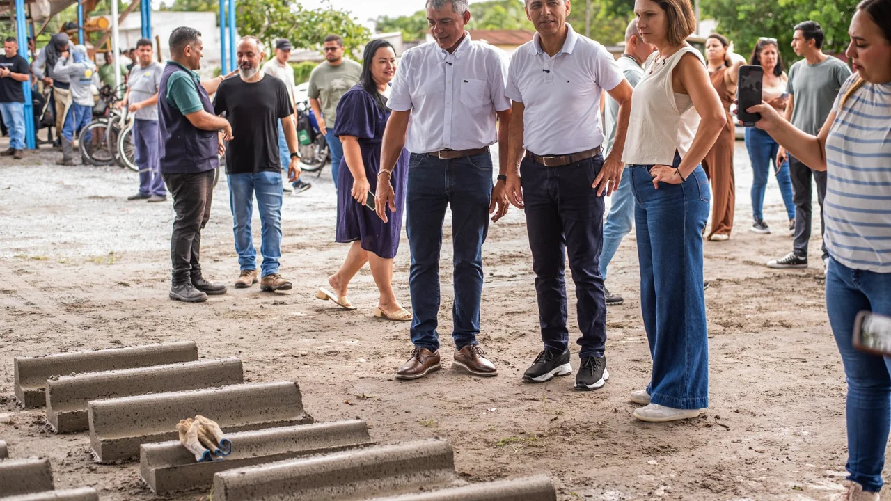 Prefeitura reativa fábrica de artefatos de cimento na Ilha dos Valadares e inicia produção de bloquetes e meios-fios