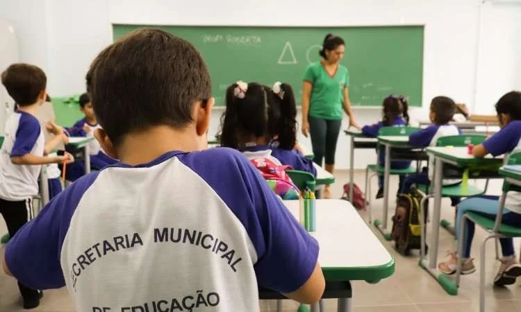 Secretaria de Educação abre edital PSS com vagas para agentes de apoio educacional