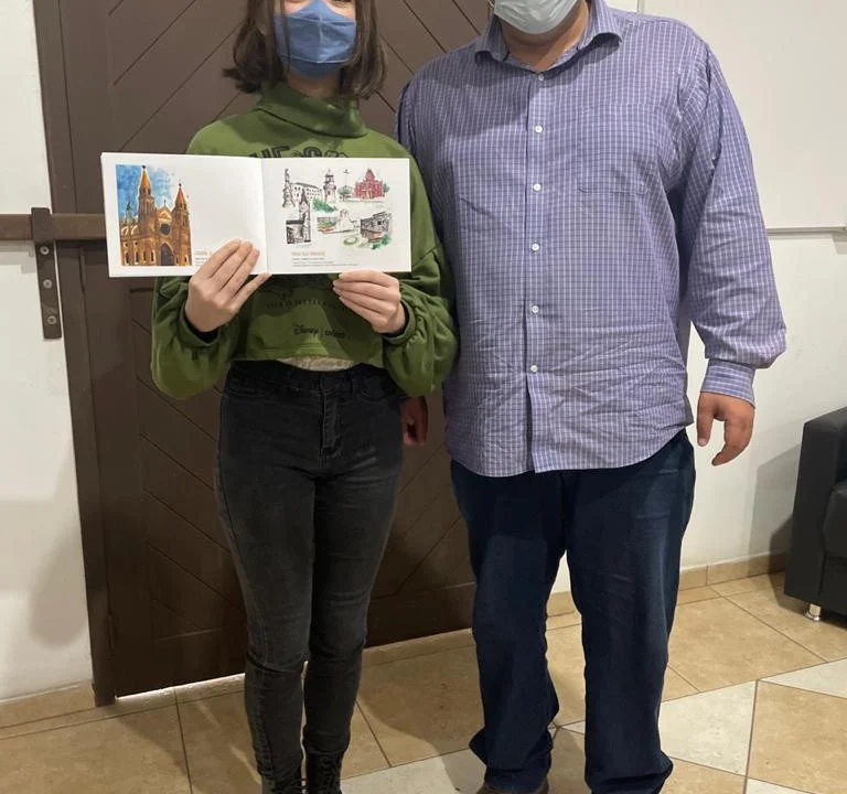 Alunas de Paranaguá recebem premiação do 2º Concurso de Desenho Paranaense