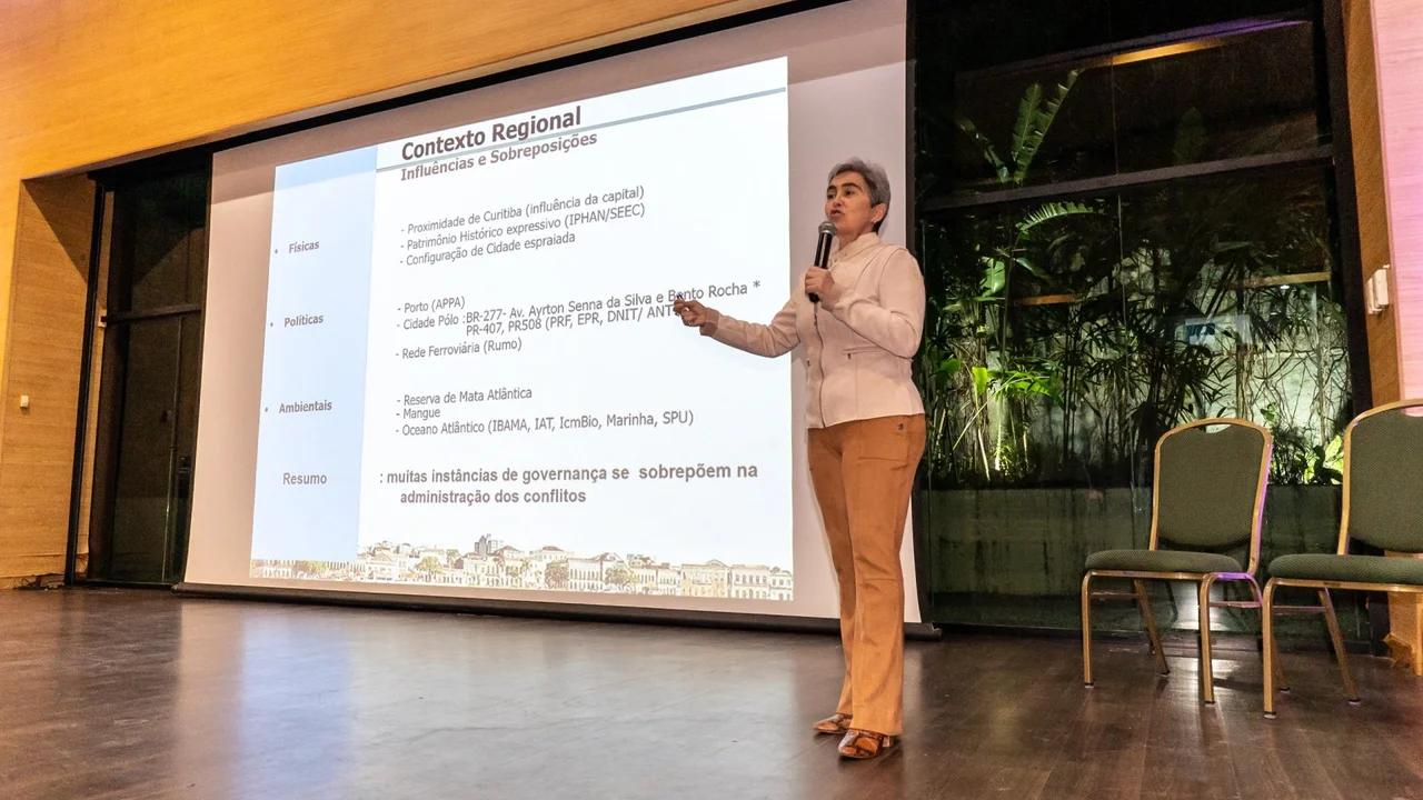Fórum Nacional Porto + Cidade debate desafios do urbanismo e planejamento territorial em Paranaguá