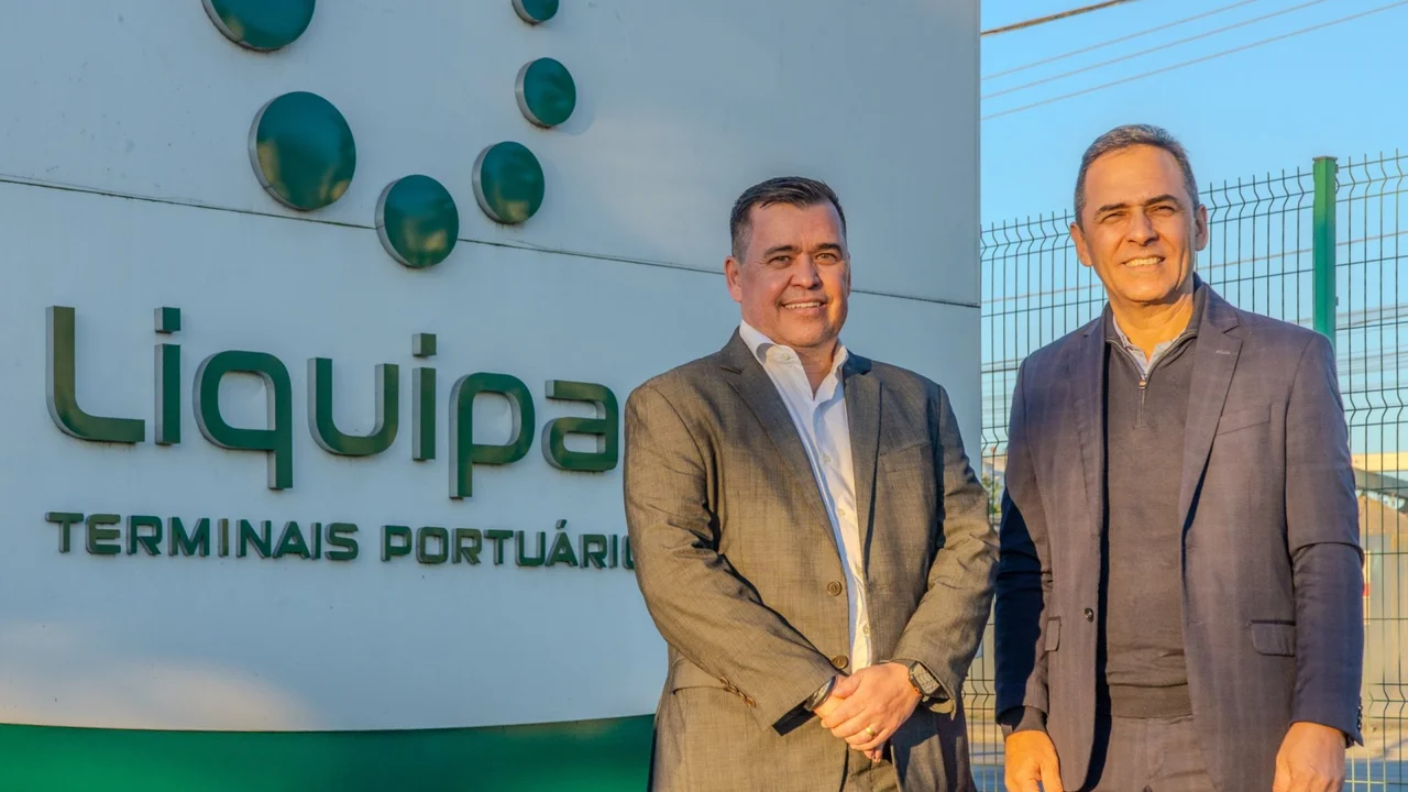 Prefeitura de Paranaguá entrega Certidão de Uso de Solo para Terminal Liquipar e garante geração de novos empregos