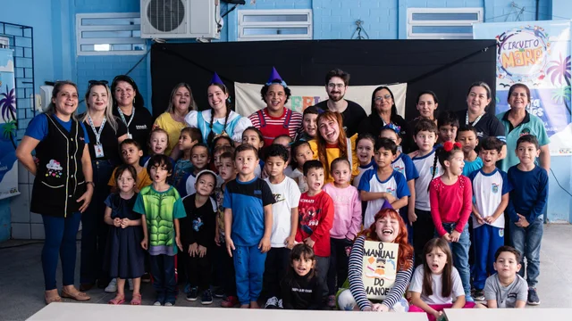 Alunos de Alexandra assistem peça teatral “O Manual do Manoel”