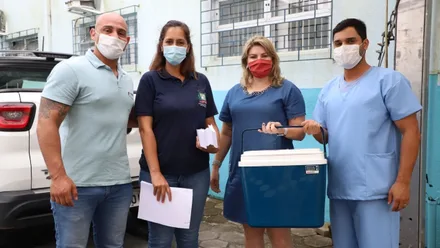 Hospital de Campanha recebe doses da vacina contra a Covid-19