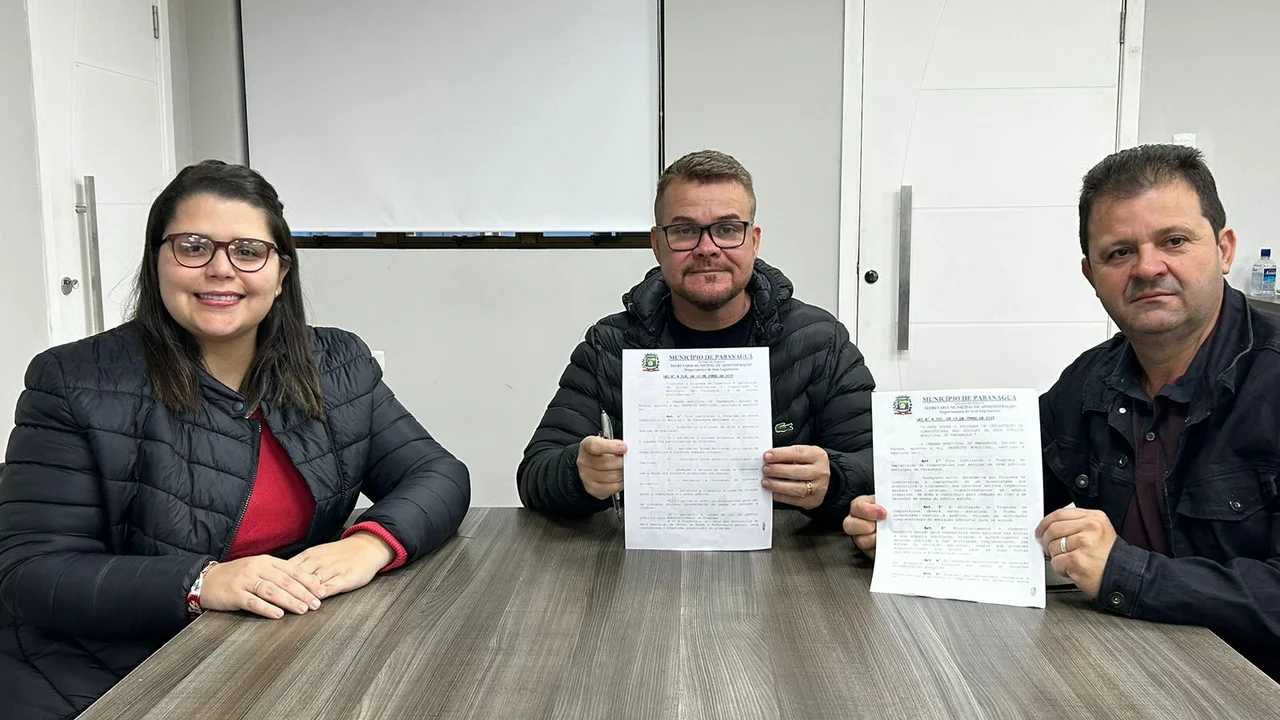 Prefeito Marcelo Roque sanciona leis municipais