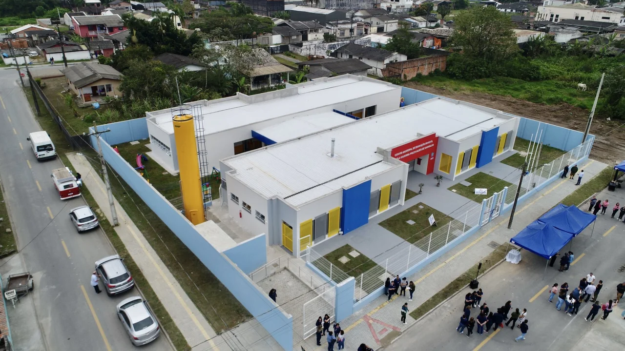 Paranaguá 374 anos: Cmei Ângela Catarina Poleti Alves de Carvalho é inaugurado no Labra