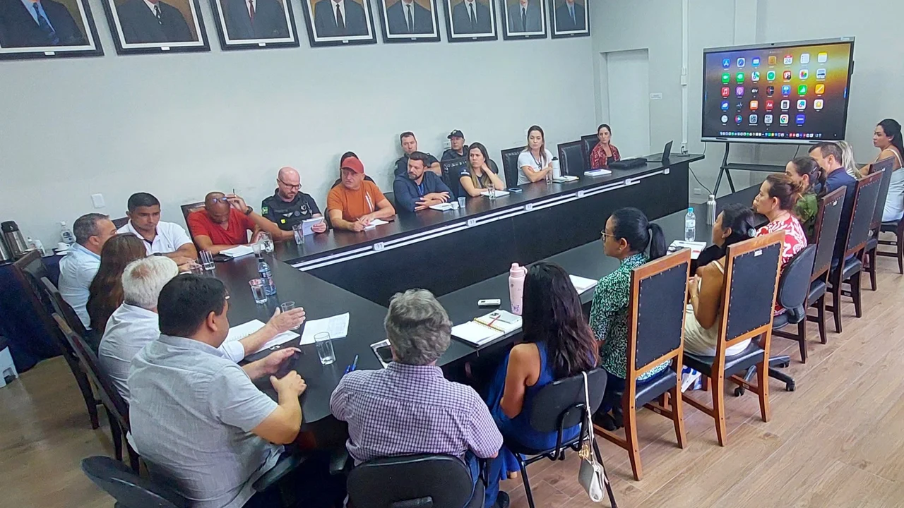 Representantes da Operação AIFA se reúnem na Prefeitura para discutir combate a crimes ambientais e ocupações nos mangues