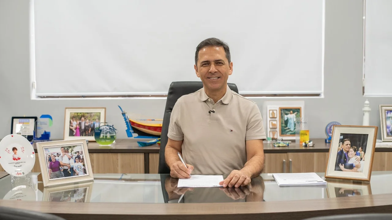 Prefeitura de Paranaguá anuncia pagamento antecipado de benefícios a profissionais da educação
