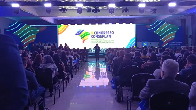 Paranaguá é representada no congresso nacional sobre planejamento público e governança federativa