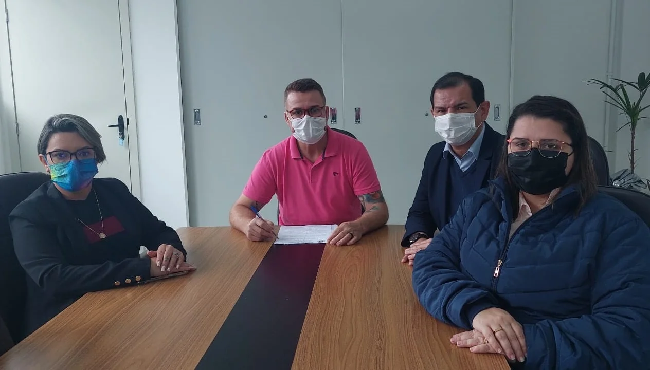 Servidores com autismo ou outras deficiências têm direito a redução na jornada de trabalho